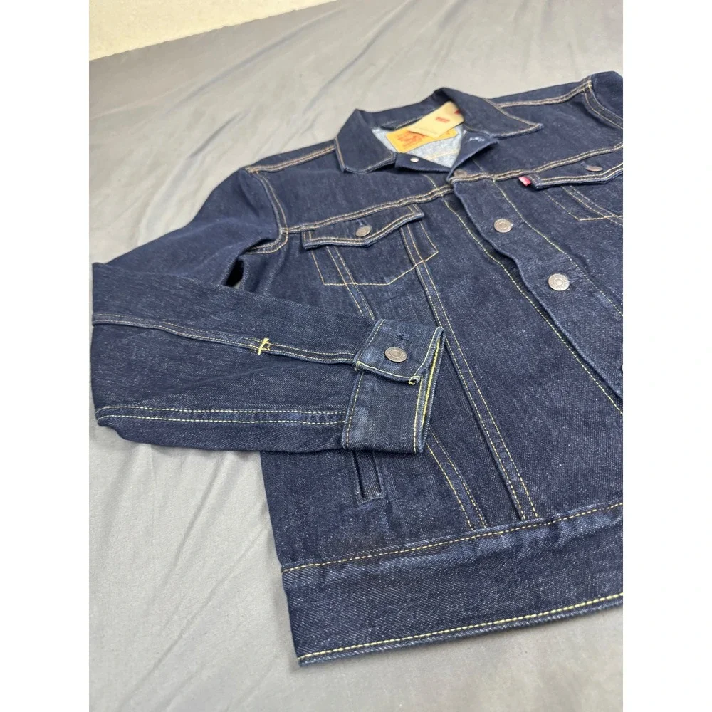Levis Mens The Trucker Jacket Dark Indigo Denim Standard Fit Size Medium NWT